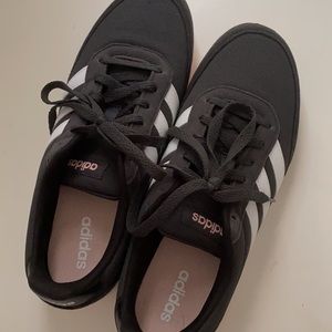 Adidas - Like new - Lightweight